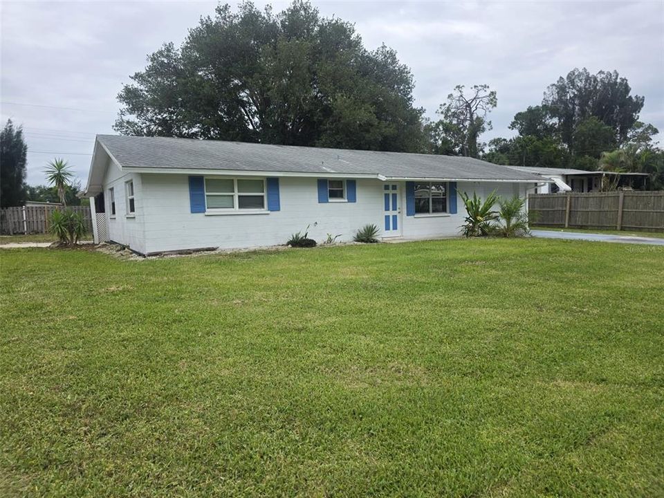For Sale: $209,000 (2 beds, 2 baths, 1032 Square Feet)