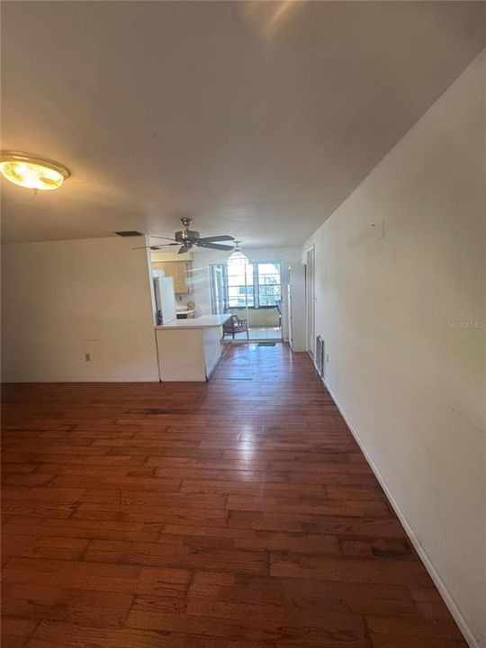 For Sale: $209,000 (2 beds, 2 baths, 1032 Square Feet)