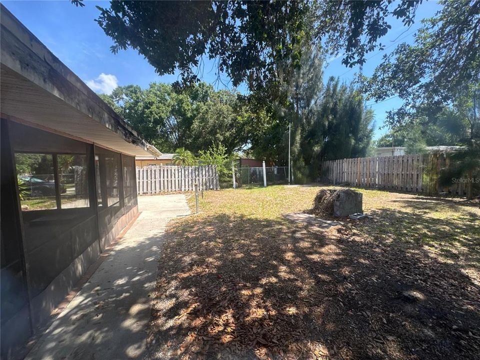 For Sale: $209,000 (2 beds, 2 baths, 1032 Square Feet)