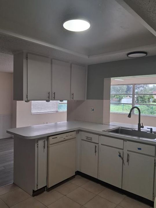 For Sale: $224,000 (3 beds, 2 baths, 1464 Square Feet)