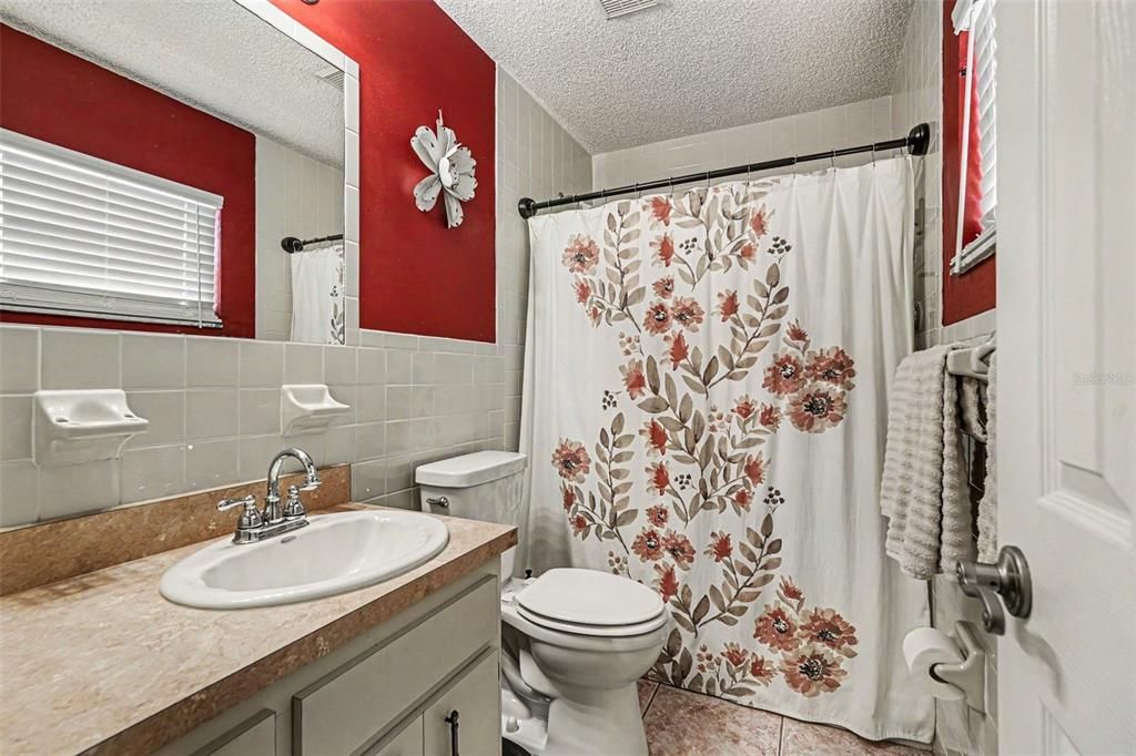 For Sale: $292,000 (2 beds, 2 baths, 1365 Square Feet)