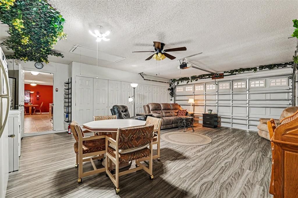 For Sale: $292,000 (2 beds, 2 baths, 1365 Square Feet)