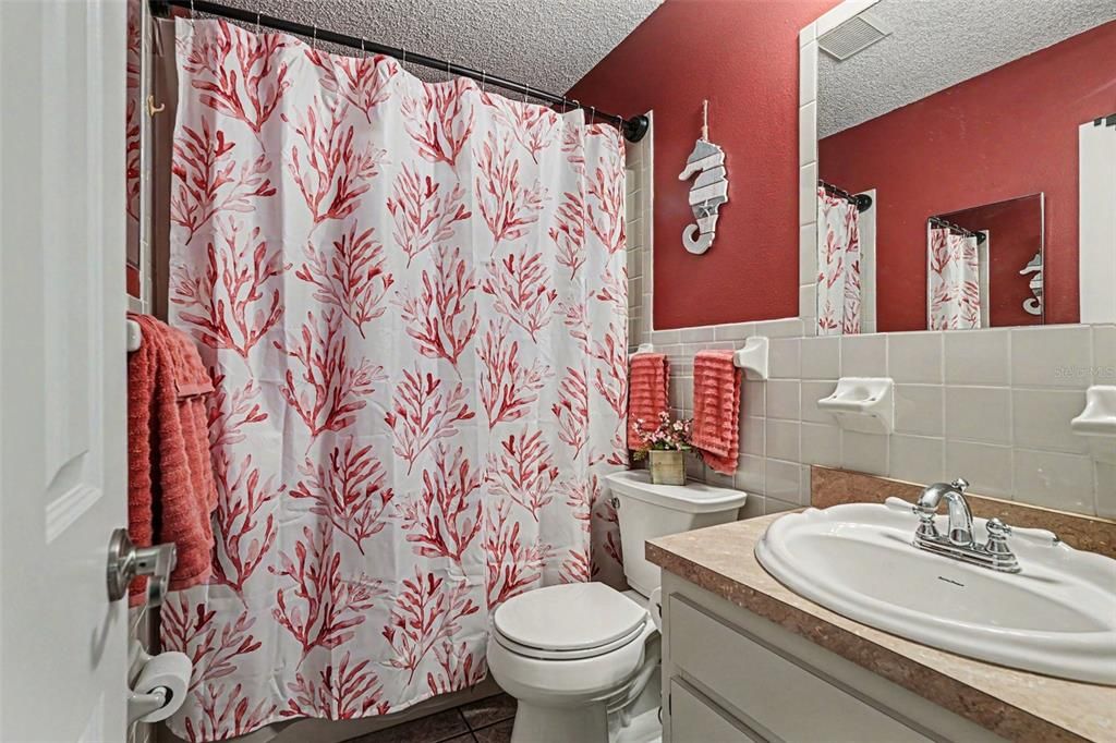 For Sale: $292,000 (2 beds, 2 baths, 1365 Square Feet)