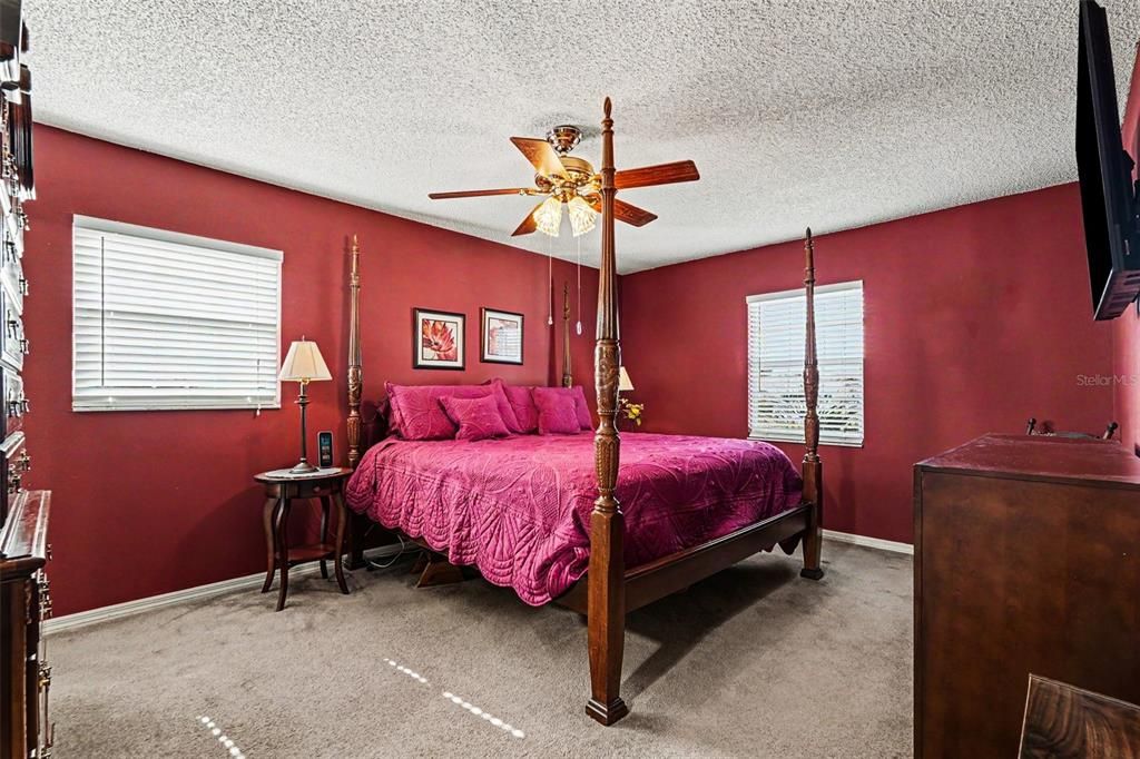 For Sale: $292,000 (2 beds, 2 baths, 1365 Square Feet)