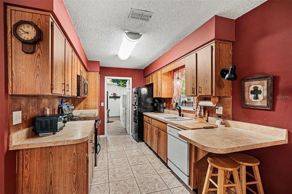 For Sale: $292,000 (2 beds, 2 baths, 1365 Square Feet)