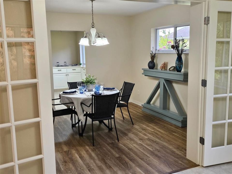 En Venta: $389,900 (4 camas, 2 baños, 3125 Pies cuadrados)