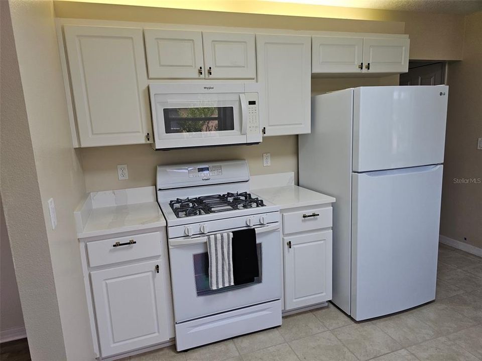 En Venta: $389,900 (4 camas, 2 baños, 3125 Pies cuadrados)