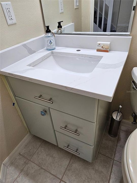 En Venta: $389,900 (4 camas, 2 baños, 3125 Pies cuadrados)