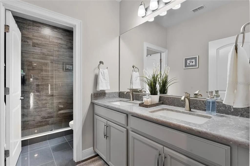 For Sale: $1,200,000 (5 beds, 4 baths, 4225 Square Feet)
