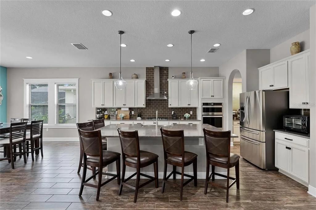 For Sale: $1,200,000 (5 beds, 4 baths, 4225 Square Feet)