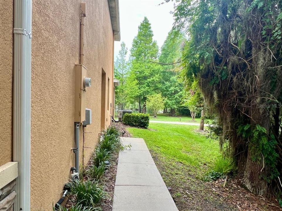 For Sale: $315,000 (3 beds, 2 baths, 1704 Square Feet)