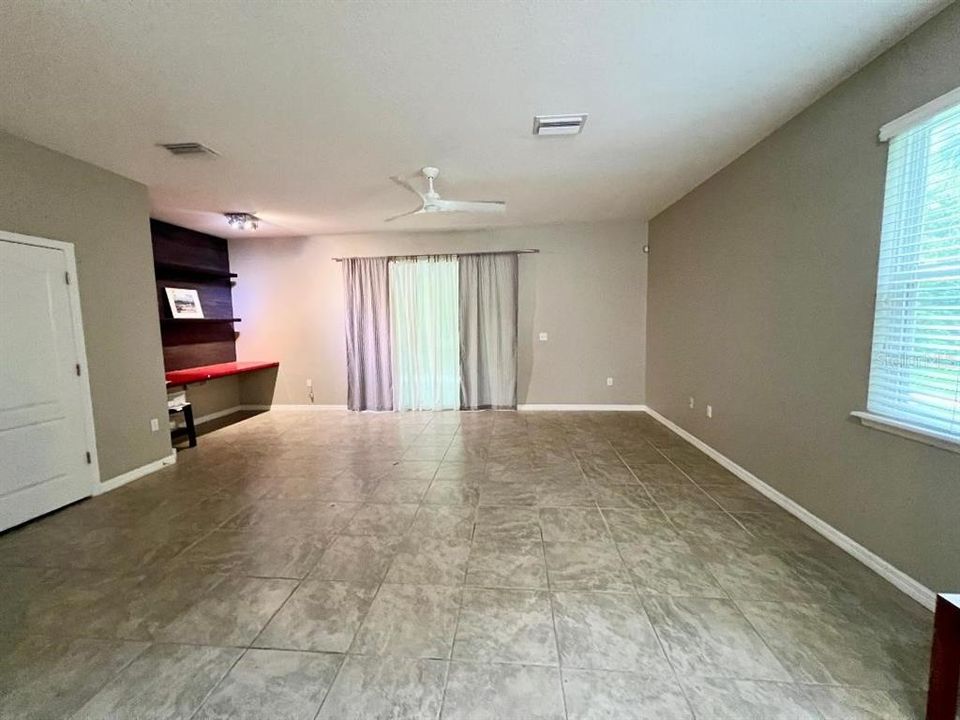 For Sale: $315,000 (3 beds, 2 baths, 1704 Square Feet)