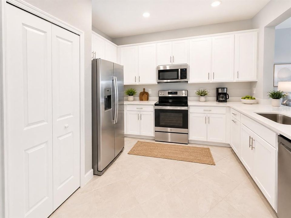 For Sale: $280,000 (3 beds, 2 baths, 1423 Square Feet)
