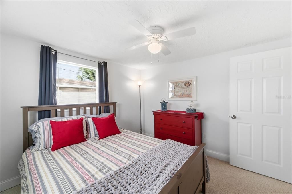 For Sale: $269,000 (3 beds, 2 baths, 1181 Square Feet)