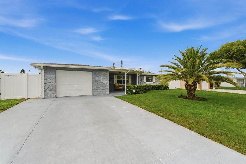 For Sale: $269,000 (3 beds, 2 baths, 1181 Square Feet)