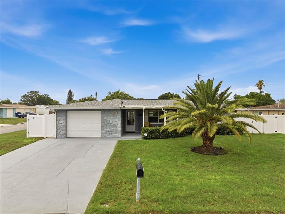 For Sale: $269,000 (3 beds, 2 baths, 1181 Square Feet)