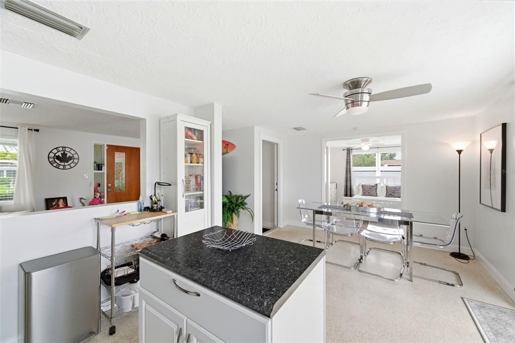 For Sale: $269,000 (3 beds, 2 baths, 1181 Square Feet)