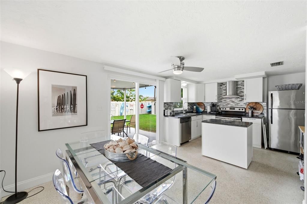 For Sale: $269,000 (3 beds, 2 baths, 1181 Square Feet)