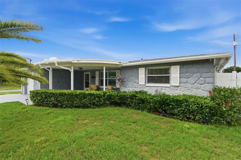 For Sale: $269,000 (3 beds, 2 baths, 1181 Square Feet)