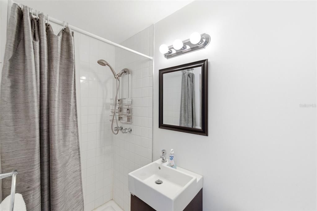 For Sale: $269,000 (3 beds, 2 baths, 1181 Square Feet)