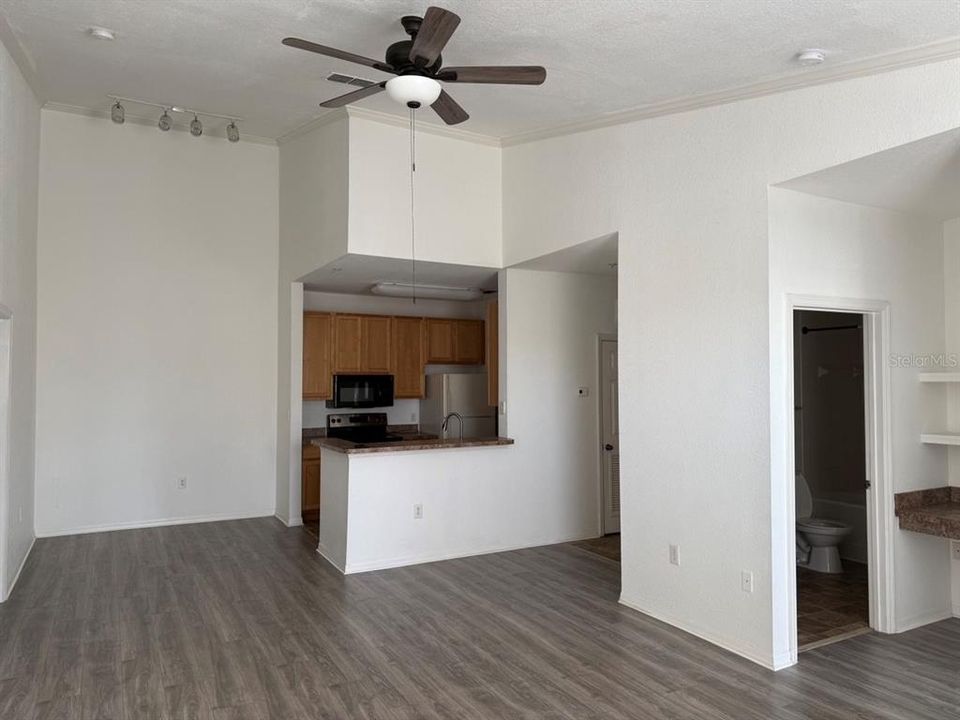 For Rent: $1,600 (2 beds, 2 baths, 1045 Square Feet)