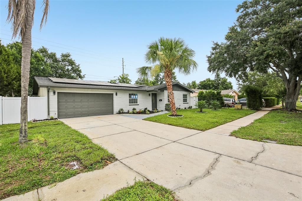 For Sale: $673,000 (4 beds, 2 baths, 1913 Square Feet)