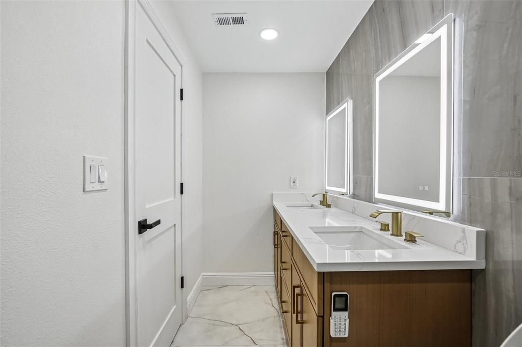 For Sale: $673,000 (4 beds, 2 baths, 1913 Square Feet)