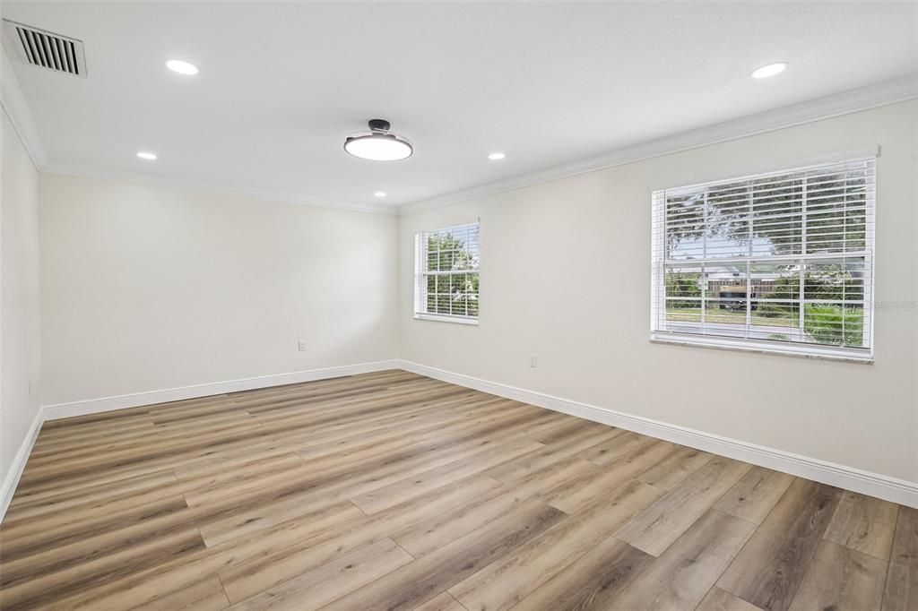 For Sale: $673,000 (4 beds, 2 baths, 1913 Square Feet)