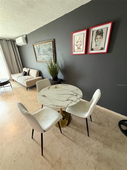 For Sale: $650,000 (2 beds, 2 baths, 1352 Square Feet)