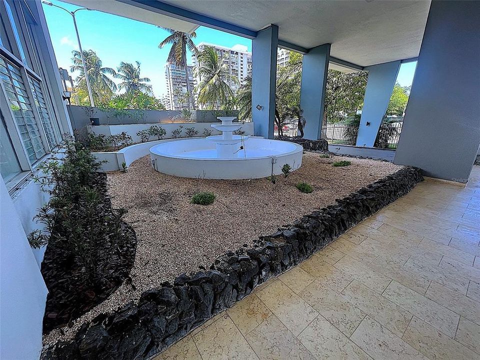 For Sale: $650,000 (2 beds, 2 baths, 1352 Square Feet)