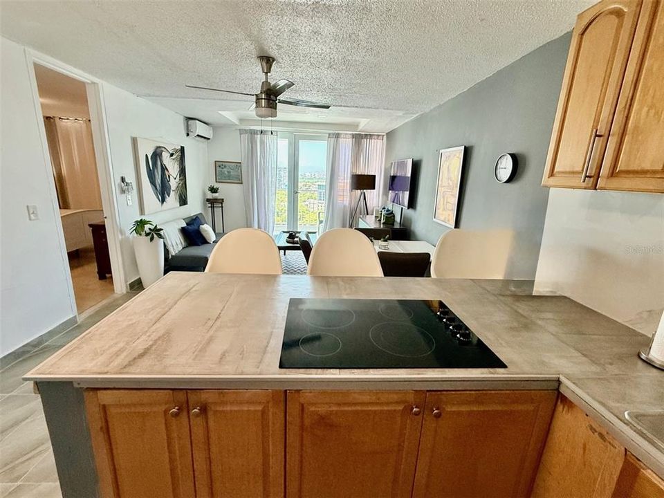 For Sale: $650,000 (2 beds, 2 baths, 1352 Square Feet)