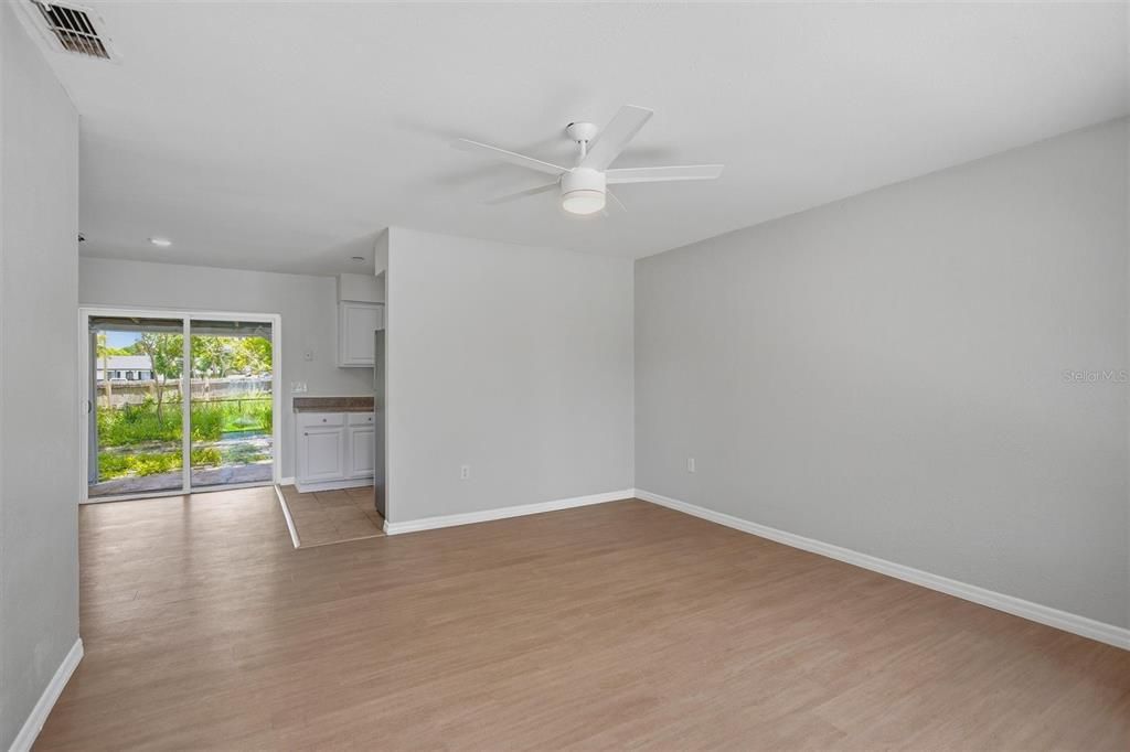En Venta: $299,900 (3 camas, 1 baños, 1000 Pies cuadrados)