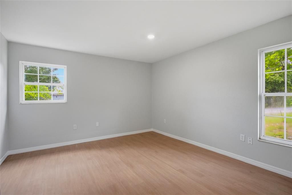 En Venta: $299,900 (3 camas, 1 baños, 1000 Pies cuadrados)