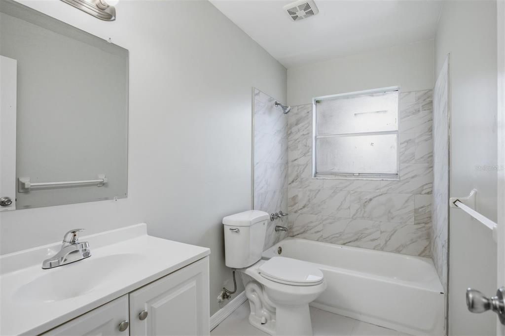 En Venta: $299,900 (3 camas, 1 baños, 1000 Pies cuadrados)