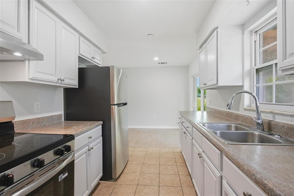 En Venta: $299,900 (3 camas, 1 baños, 1000 Pies cuadrados)