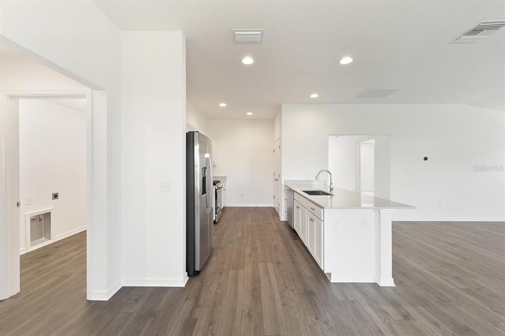 For Rent: $2,800 (3 beds, 2 baths, 1574 Square Feet)