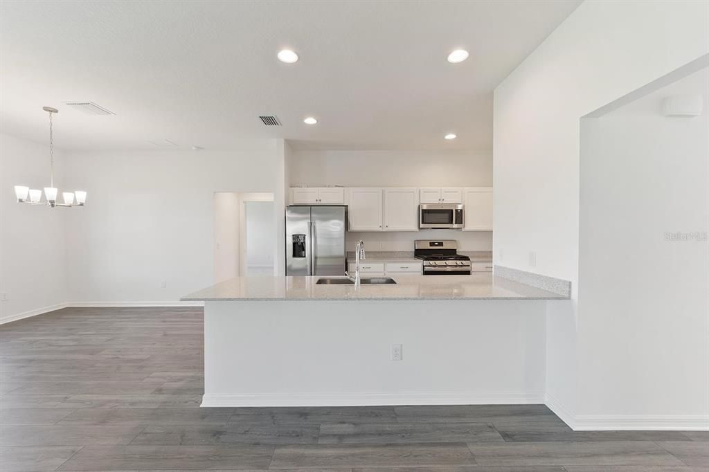 For Rent: $2,800 (3 beds, 2 baths, 1574 Square Feet)