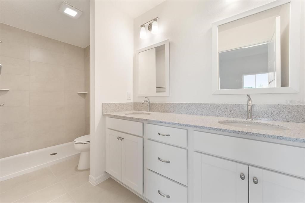 For Rent: $2,800 (3 beds, 2 baths, 1574 Square Feet)