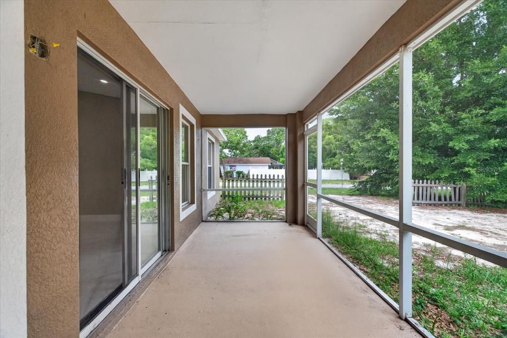 For Sale: $369,990 (4 beds, 2 baths, 2093 Square Feet)