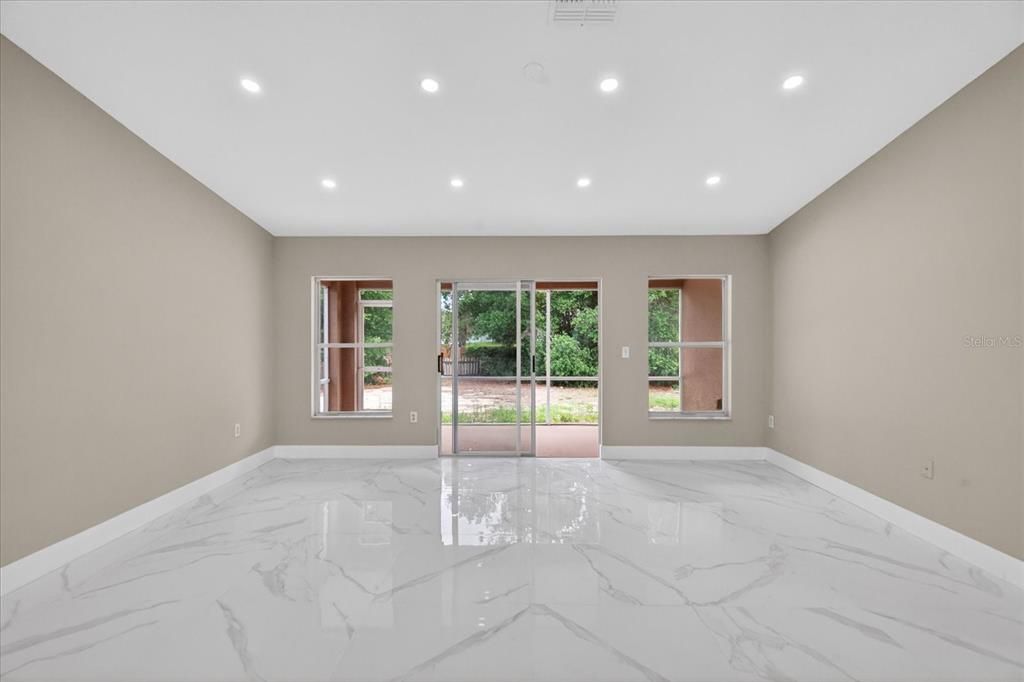For Sale: $369,990 (4 beds, 2 baths, 2093 Square Feet)