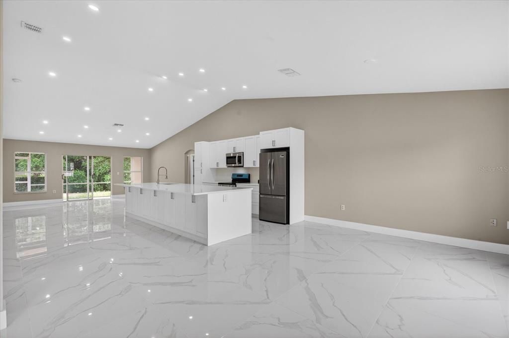 For Sale: $369,990 (4 beds, 2 baths, 2093 Square Feet)