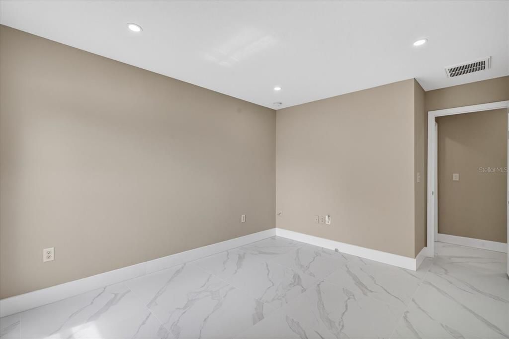 For Sale: $369,990 (4 beds, 2 baths, 2093 Square Feet)