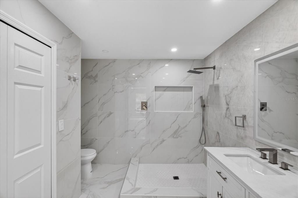 For Sale: $369,990 (4 beds, 2 baths, 2093 Square Feet)