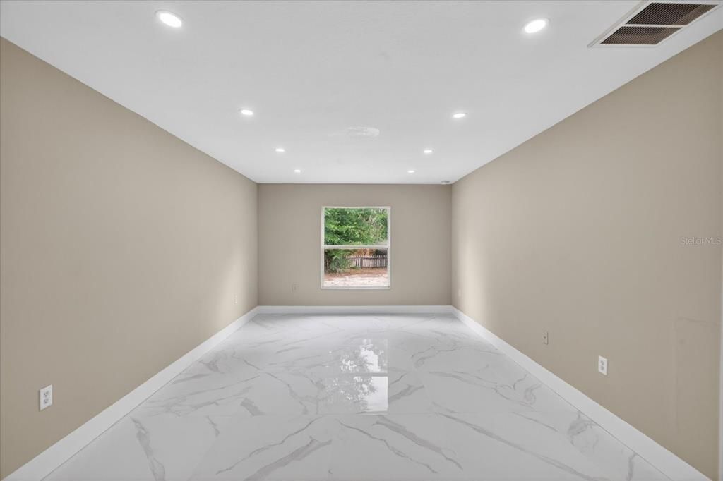 For Sale: $369,990 (4 beds, 2 baths, 2093 Square Feet)