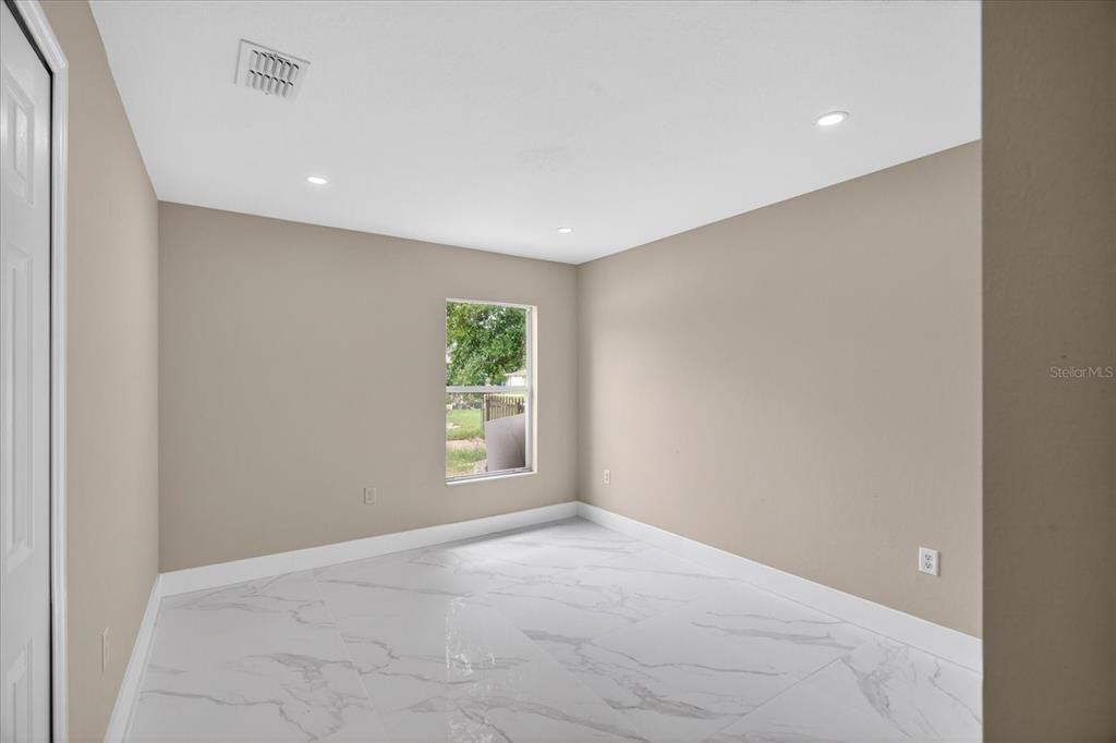 For Sale: $369,990 (4 beds, 2 baths, 2093 Square Feet)