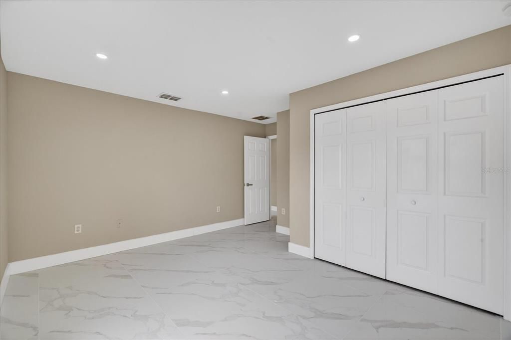 For Sale: $369,990 (4 beds, 2 baths, 2093 Square Feet)