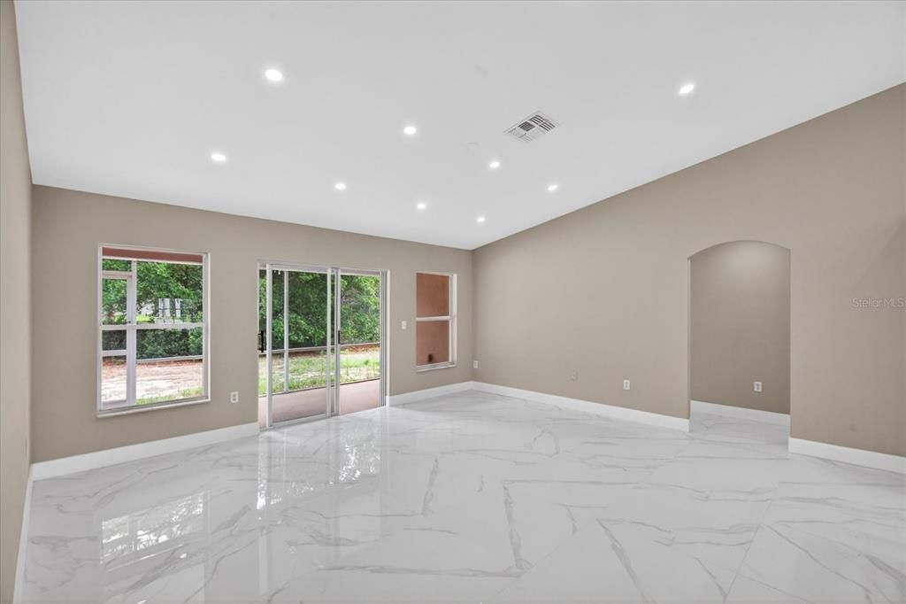 For Sale: $369,990 (4 beds, 2 baths, 2093 Square Feet)