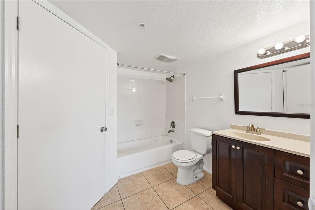 For Sale: $180,000 (2 beds, 2 baths, 1026 Square Feet)