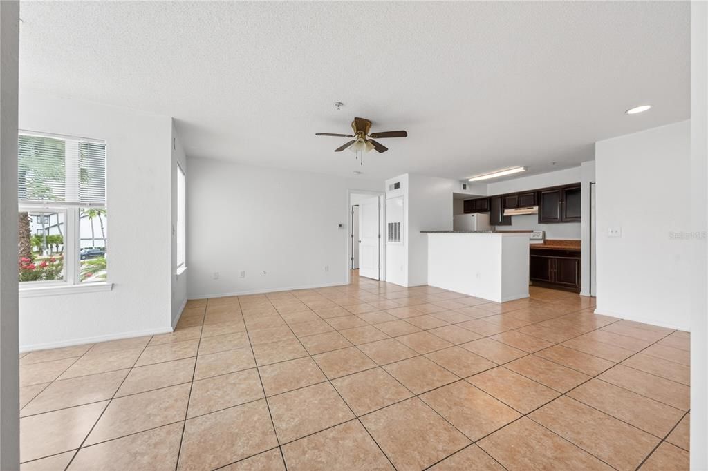 For Sale: $180,000 (2 beds, 2 baths, 1026 Square Feet)