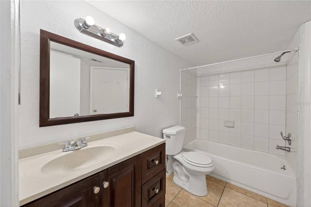 For Sale: $180,000 (2 beds, 2 baths, 1026 Square Feet)